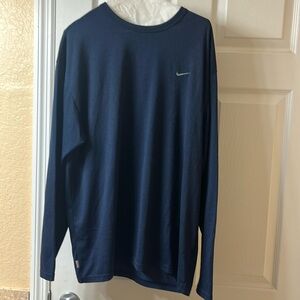 Men’s Nike long sleeved shirt